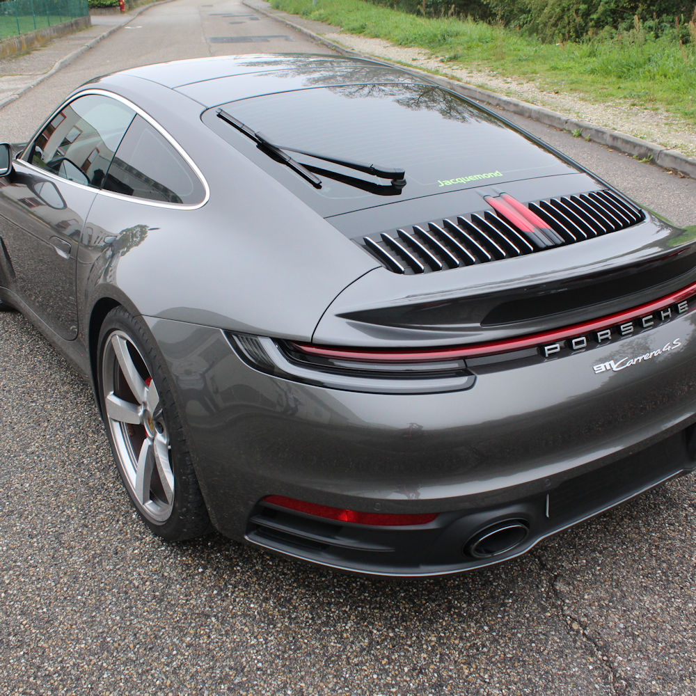 Porsche 992 rear spoiler by Jacquemond