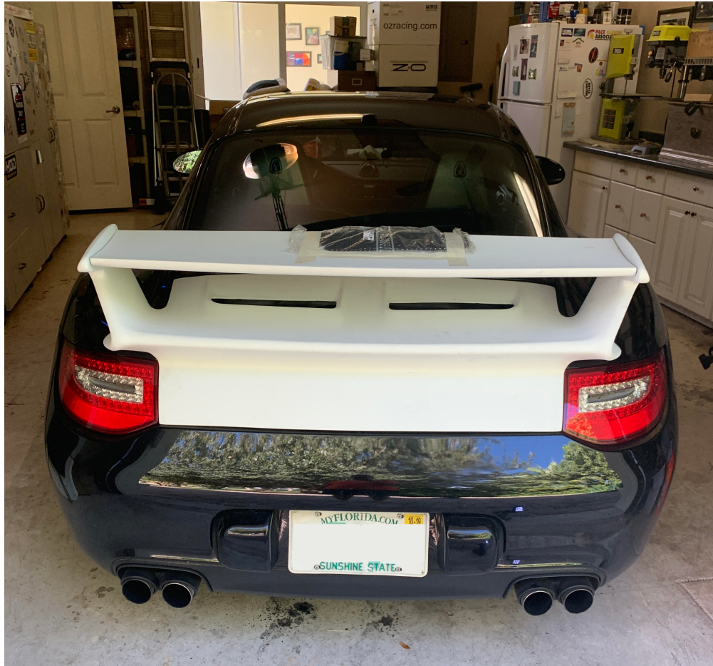997GT3Evocation rear wing hood by Jacquemond